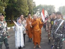 32 Biksu Thudong ke Candi Borobudur Disambut Pemerintah Kabupaten Batang