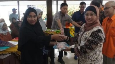 Batang distribusikan bansos untuk 6.667 keluarga risiko stunting