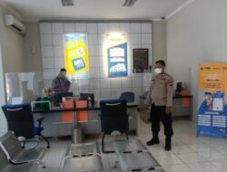 Ciptakan Rasa Aman Bertransaksi, Personel Polsek Gajah Melakukan Pam Bank BRI