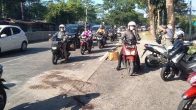 Pemotor Terlindas Truk di Depan Makodam IV/Diponegoro Semarang Seorang Lansia, Mau Nyalip Jatuh