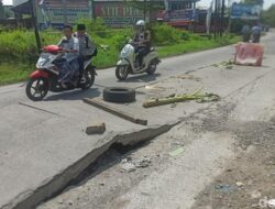 Kerusakan Jalan Beton Alternatif Demak-Semarang di Mranggen