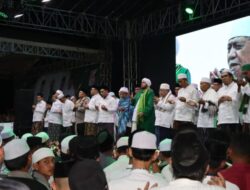 Kapolres Rembang Hadir Dalam Acara Jateng Bersholawat di Ponpes Al Anwar Sarang Rembang