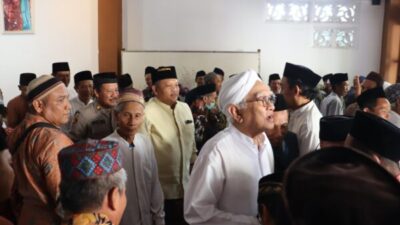 Pengajian Gus Mus Di Ponpen Raudlatut Thalibin Leteh, Kapolres Rembang Hadir