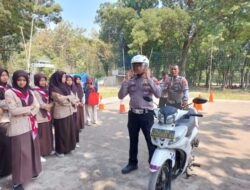 Polres Demak Melakukan Pelatihan Safety Riding  di SMA Ki Ageng Giri 