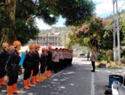 Polres Humbahas Bersama Tim Penaggulangan Kathutla Padamkan Kebakaran Lahan di Humbahas