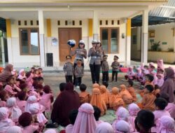 Satlantas Polres Sukoharjo Dikmas Anak Usia Dini di TK At Taqwa Nguter