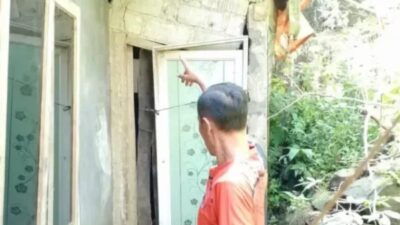 Tanah Gerak di Aribaya Banjarnegara, Dinding dan Lantai Rumah Warga Retak