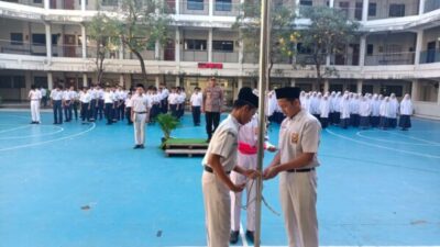 Wakapolsek Baki Jadi Pembina Upacara SMP Insan Cendekia Sukoharjo