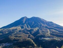 Alami Hipotermia, Mahasiswi Undip Semarang Tewas saat Fun Hiking di Gunung Lawu