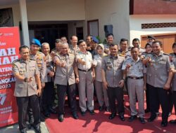 Anggota Brimob & PNS Polri Terima Bedah Rumah, Kapolda Jateng: Agar Lebih Baik Kinerjanya