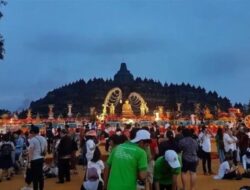 Berjalan Kaki ke Candi Mendut Menuju Borobudur, Masyarakat Antusias Lihat Tradisi Kirab Waisak!