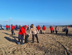 Bersih bersih Pantai, Polres Pangandaran Laksanakan Kegiatan Rutin