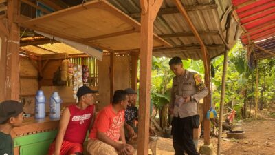 Bripka Ega Permana Sosialisasi TPPO Kepada Warga Cikampek Timur