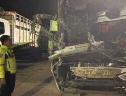 Kecelakaan Bus Rombongan Wisata di Tol Semarang-Batang, 1 Tewas