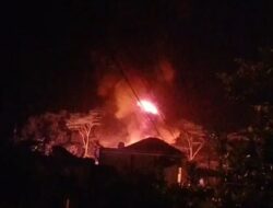 Diduga Korsleting Listrik, Penampungan BBM di Banjarnegara Terbakar
