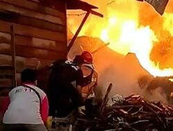 Gudang Kayu di Rembang Dilalap Api, Kerugian Capai Puluhan Juta Rupiah