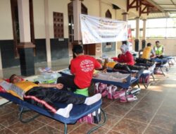 HUT Bhayangkara ke 77, Si Dokkes Polres Rembang Gandeng PMI Menggelar Donor Darah