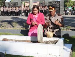 Kapolres Sukoharjo Ziarah ke Makam Pahlawan Jelang HUT Bhayangkara ke 77