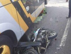INNALILLAHI! 2 Motor dan Bus Tabrakan di Sukoharjo, Satu Terjatuh dan Terlindas Bus
