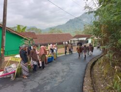 Antusiasme Warga Desa Sijenggung Banjarnegara Dalam Memeriahkan Ruwat Bumi