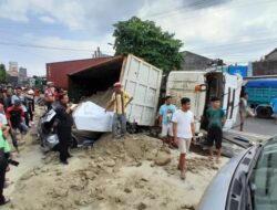 Jenazah Yuliana Korban Kecelakaan Mobil Tertimpa Truk di Semarang Dimakamkan