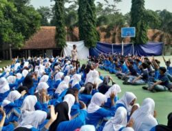 Kapolsek Wonotunggal Ajak Pelajar Batang Disiplin Berlalulintas