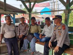 Kapolsek pedes Akp Bambang Sumitro bersama Anggota nya menghimbau masyarakat di pangkalan ojek tentang waspada TPPO
