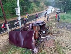 Kecelakaan Mobil Rombongan Peziarah di Turunan Plelen Batang, 1 Orang Meninggal