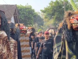 Nguri-uri Budaya, Komunitas Kesenian Rakyat Kabupaten Batang Menggelar Kirab Barongan