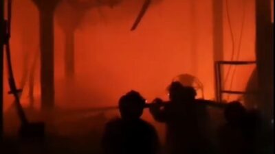 Pasar Klampok Banjarnegara Terbakar, Damkar Kesulitan Pasokan Air untuk Padamkan Api