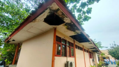 Plafon Ambrol, Begini Kondisi Gedung Dinas Pendidikan Kabupaten Rembang
