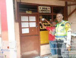 Polisi RW Kelurahan Jamika melaksanakan kegiatan monitoring kegiatan masyarakat