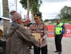 Polres Humbahas Melaksanakan Patroli Kota Presisi Salurkan Paket Sembako