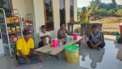 Polsek Lamandau Mendengar Keluhan Warga Dalam Kegiatan Jumat Curhat 