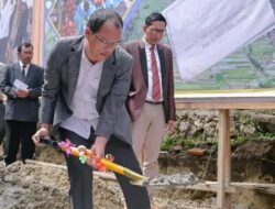 Bupati Humbahas Laksanakan Petakkan Batu Pertama Pembangunan GBI Jalan Merdeka Doloksanggul