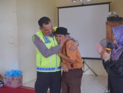 Berkunjung ke SLB, Dirlantas Polda Aceh Berbagi Kebahagiaan