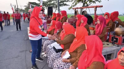 Bupati Sukoharjo Blusukan dan Borong Dagangan di CFD Guyangan Kebo