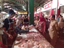 Di Pasar Bandarjo Semarang, Mendag Zulhas Temukan Harga Telur & Ayam Masih Mahal