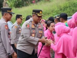 Didampingi Bhayangkari, Kapolres Banjarnegara Kunjungi Polsek Jajaran