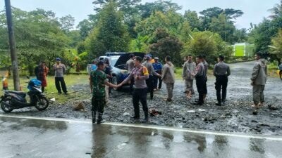 Evakuasi dan Pengaturan Lalin Terdampak Banjir di Wilkum Cijulang