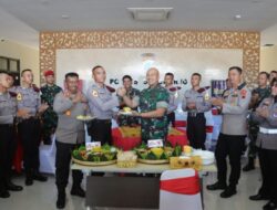 HUT 77 Bhayangkara, Polres Sukoharjo Mendapat Kejutan dari TNI