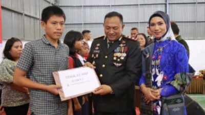 Juara Nulis Cerpen, 2 Siswa SMP Ucap Terimakasih Kepada Kapolres Humbahas