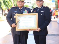 Kapolda Jateng Serahkan Penghargaan Juara I Lomba Olah TKP pada Polres Rembang