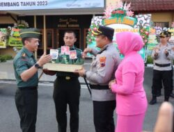 Kapolres Rembang Dapat Surprise dari Dandim 0720/Rembang di HUT Bhayangkara ke 77