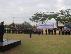 Kapolres Singkawang selaku Inspektur Upacara Dalam Upacara Peringatan Hari Bhayangkara ke-77