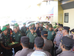 Beri Kejutan di Hari Bhayangkara ke 77, TNI Geruduk Polres Sukoharjo