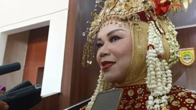 Kenakan Pakaian Adat Palembang di HUT ke-77 Sukoharjo, Bupati Etik Suryani Akui Ingin Tiru Presiden