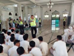 Beraksi dengan Gaya Gaul, Dirlantas Polda Aceh Beri Edukasi Siswa SMAN 2