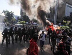 Mencekam! Latihan Pengamanan Pemilu di Semarang Sampai Libatkan Helikopter