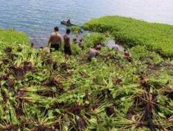 Peduli Lingkungan, Polres Humbahas Melaksanakan Bersihkan Pinggiran Danau Toba